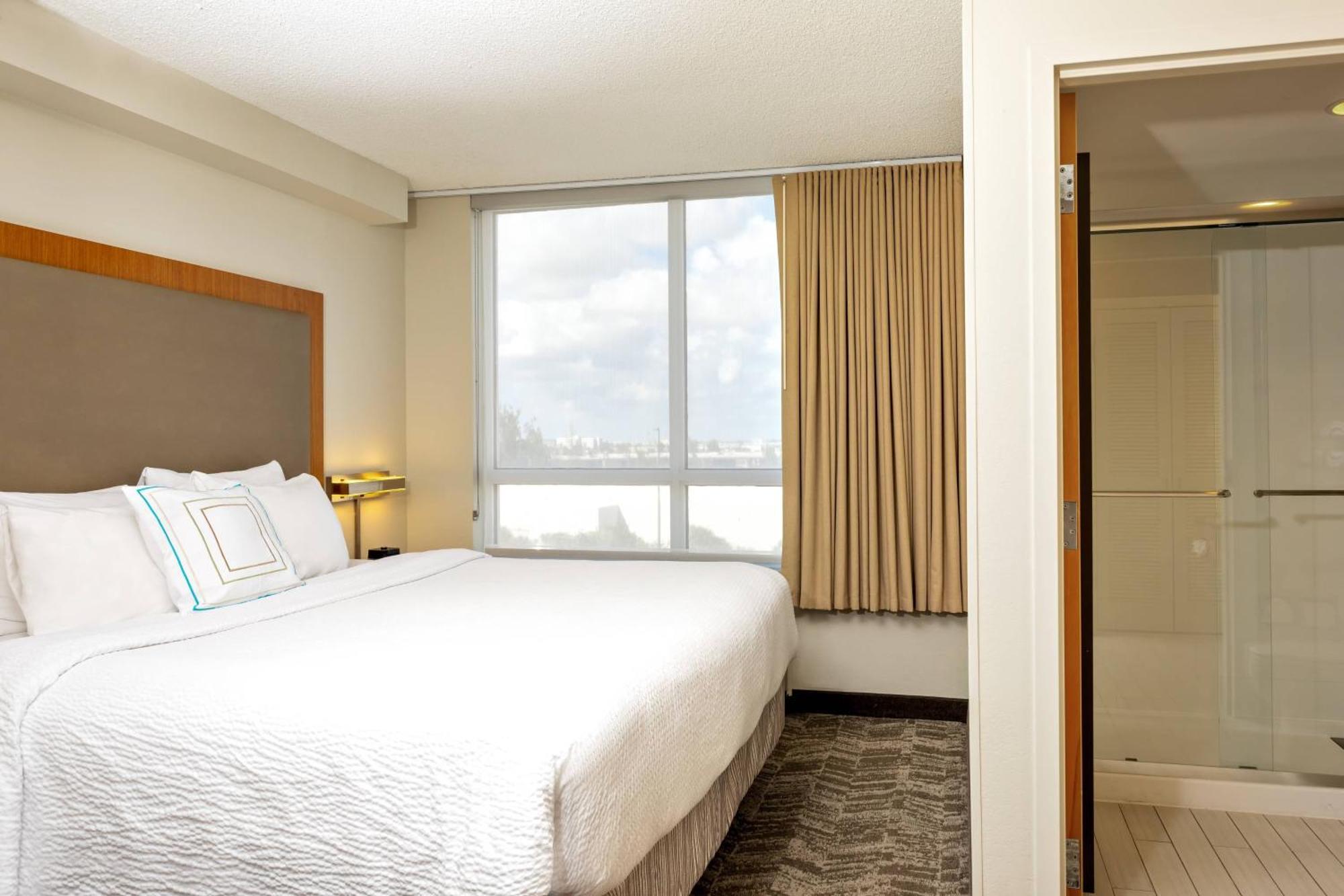מיאמי ספרינגס Springhill Suites By Marriott Miami Airport South Blue Lagoon Area מראה חיצוני תמונה
