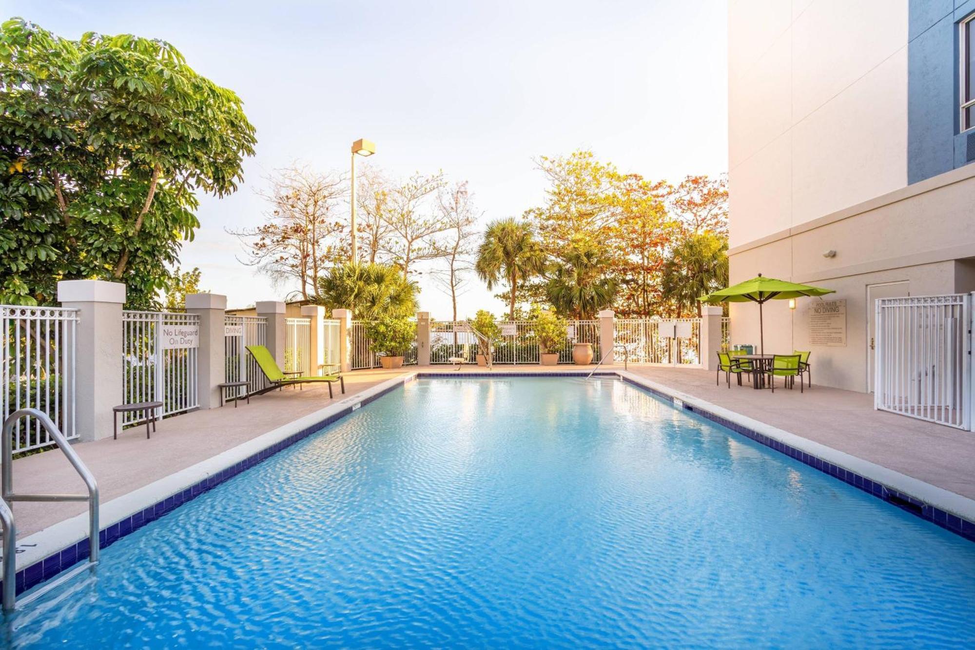מיאמי ספרינגס Springhill Suites By Marriott Miami Airport South Blue Lagoon Area מראה חיצוני תמונה