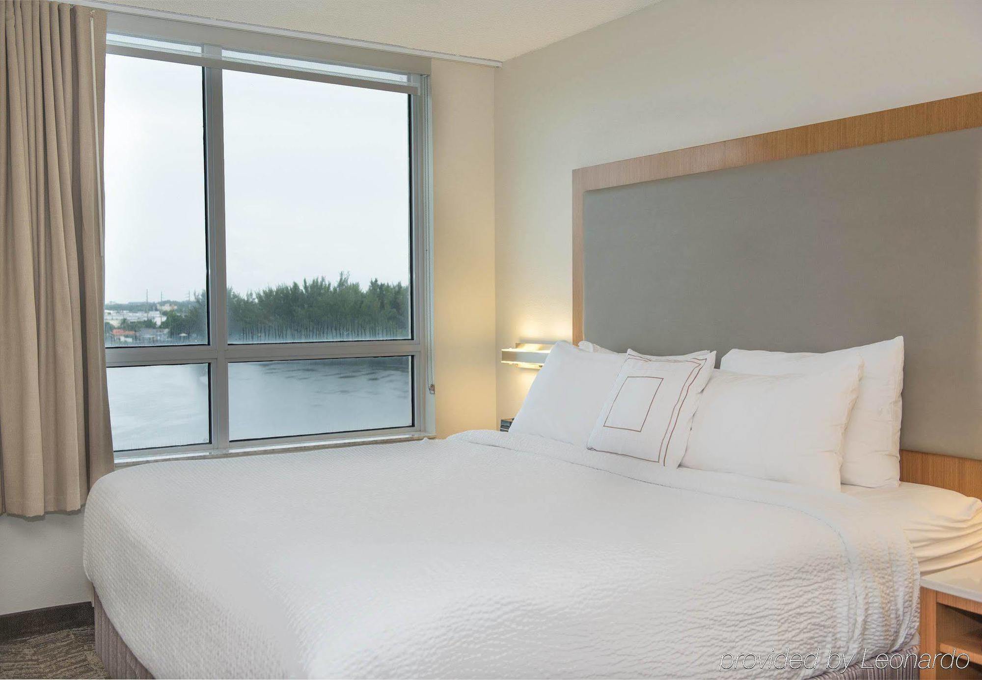 מיאמי ספרינגס Springhill Suites By Marriott Miami Airport South Blue Lagoon Area מראה חיצוני תמונה